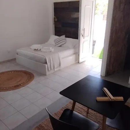 Ammos Luxury דירה Alikí