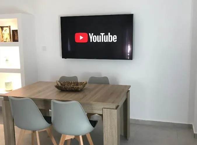 Ammos Luxury Apartamento Alikí